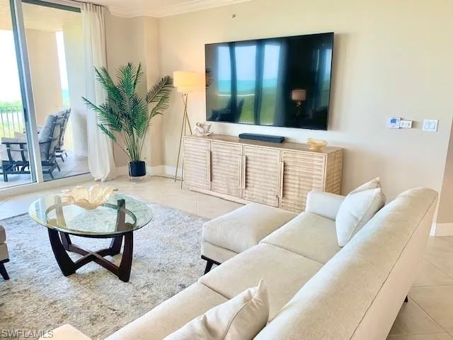 6597 Nicholas Blvd 1101, Naples, Florida 34108