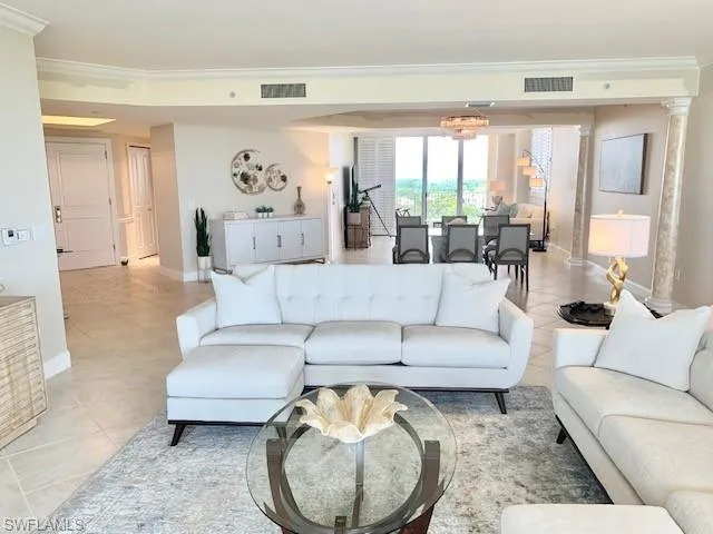 6597 Nicholas Blvd 1101, Naples, Florida 34108