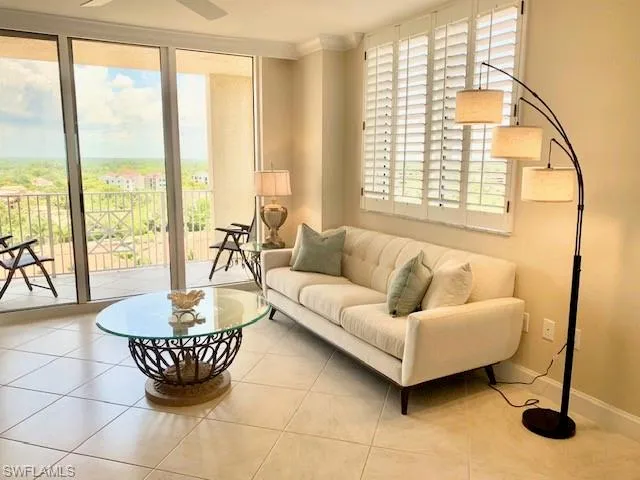 6597 Nicholas Blvd 1101, Naples, Florida 34108
