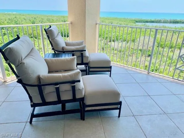 6597 Nicholas Blvd 1101, Naples, Florida 34108