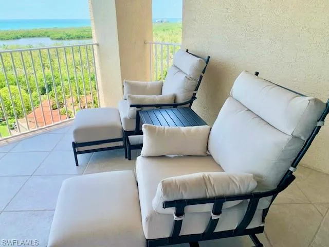 6597 Nicholas Blvd 1101, Naples, Florida 34108