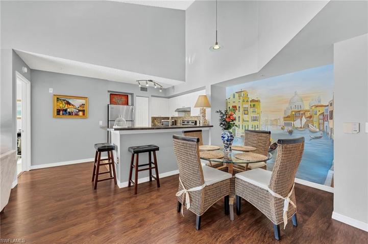 Dining to Kitchen