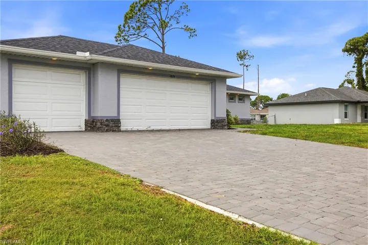 1024 Ne 33rd Ln, Cape Coral, Florida 33909