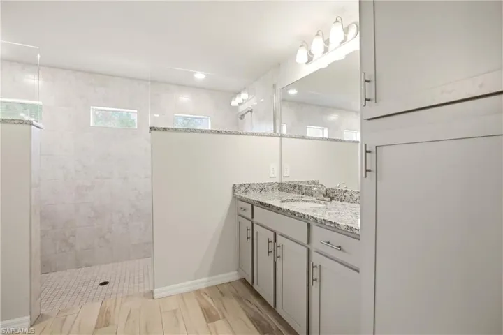 1024 Ne 33rd Ln, Cape Coral, Florida 33909