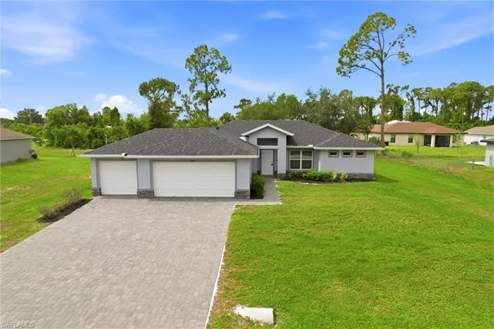 1024 Ne 33rd Ln, Cape Coral, Florida 33909