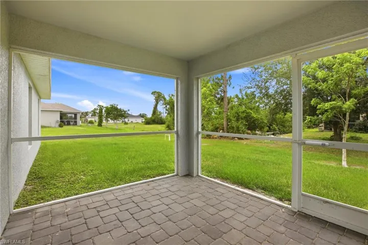 1024 Ne 33rd Ln, Cape Coral, Florida 33909