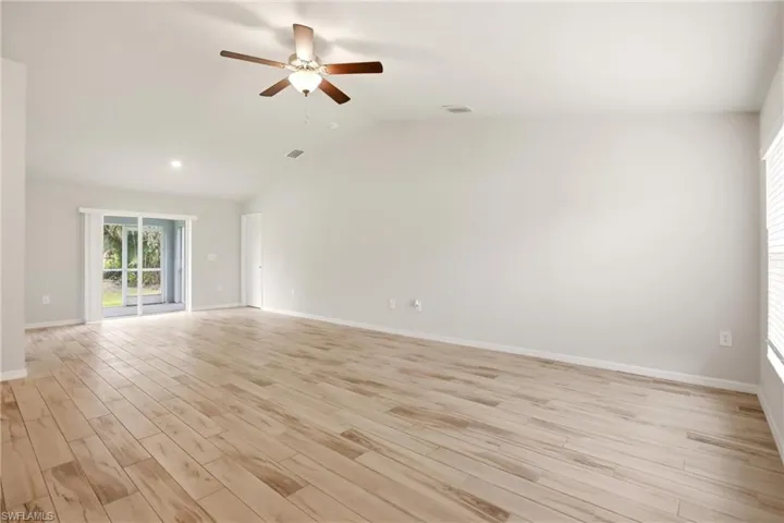 1024 Ne 33rd Ln, Cape Coral, Florida 33909