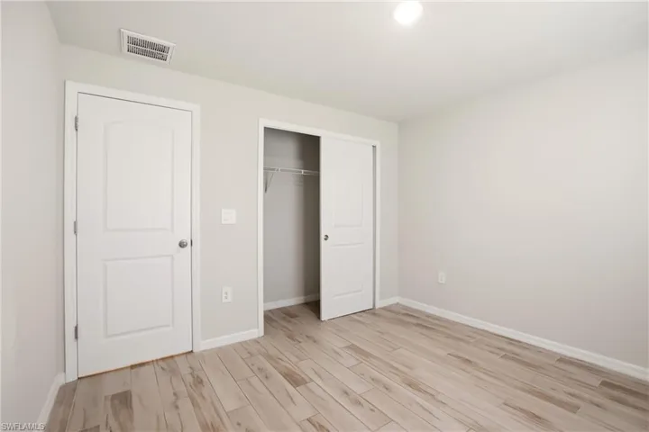 1024 Ne 33rd Ln, Cape Coral, Florida 33909
