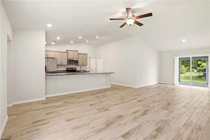 1024 Ne 33rd Ln, Cape Coral, Florida 33909