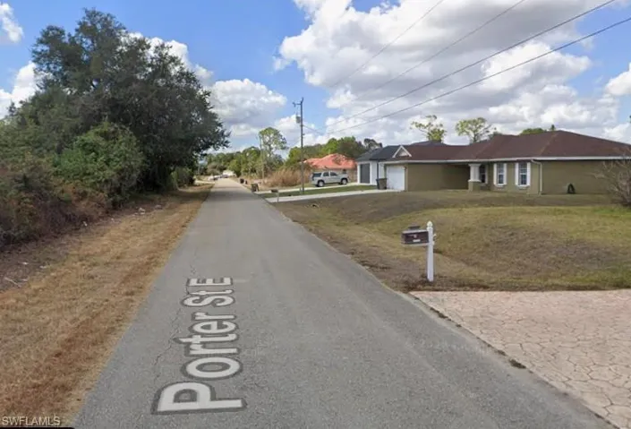 820 Porter St E, Lehigh Acres, Florida 33974