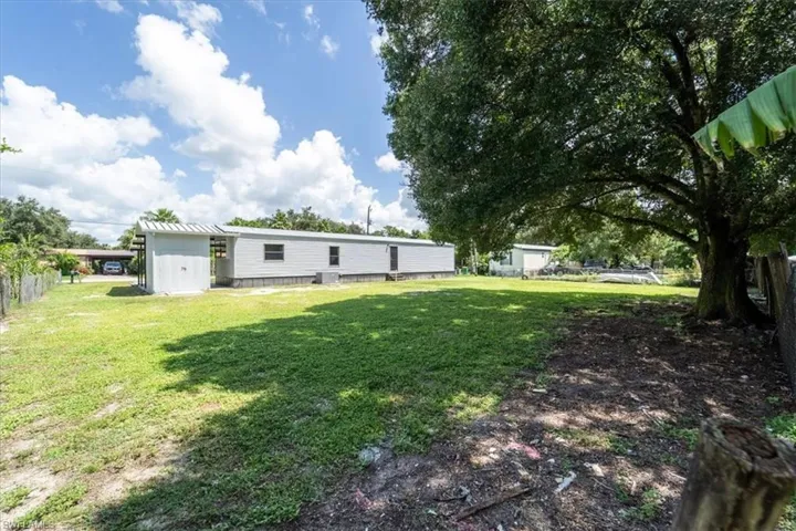 671  Bennett  AVE, Labelle, FL 33935