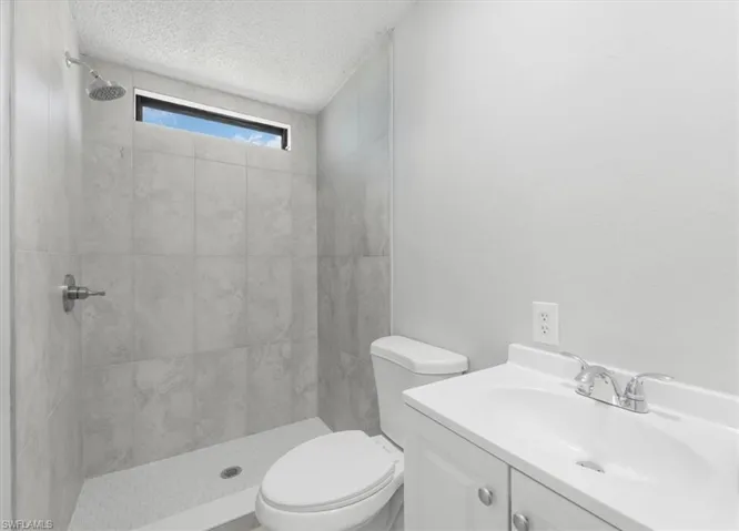 671  Bennett  AVE, Labelle, FL 33935