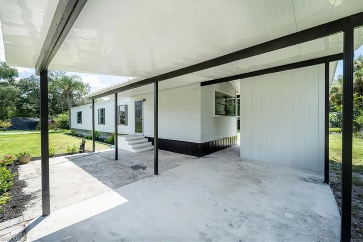 671  Bennett  AVE, Labelle, FL 33935