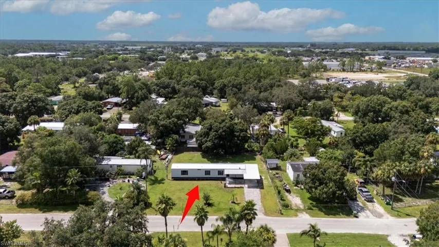671  Bennett  AVE, Labelle, FL 33935