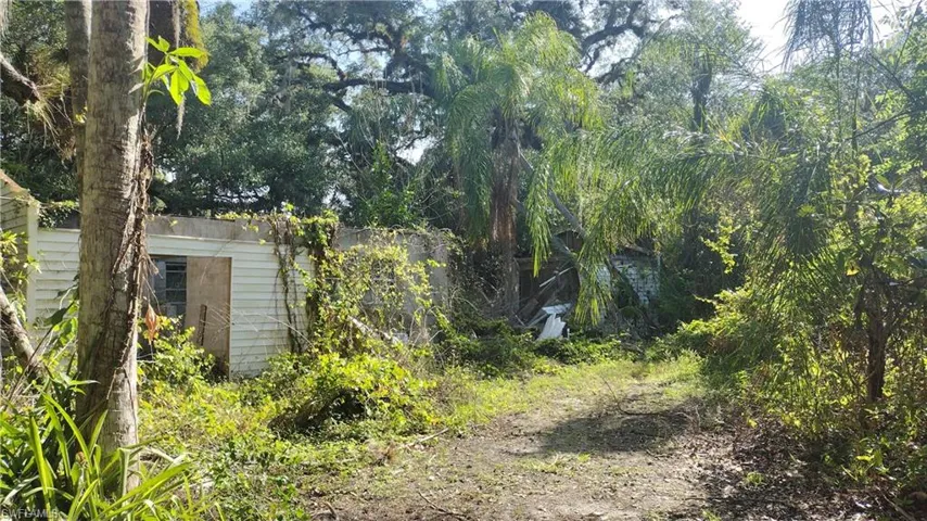 Old Garage/shop area