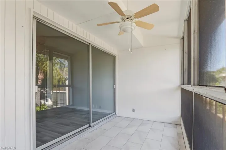 Balcony with ceiling fan