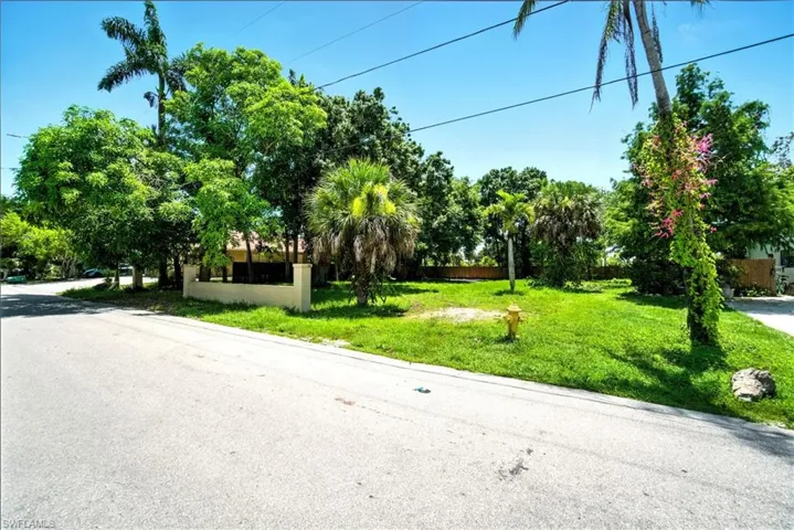 2960 Gordon St, Naples, Florida 34112