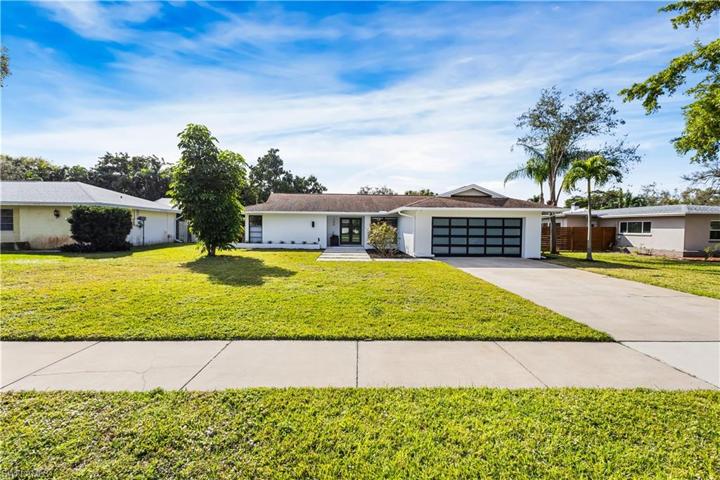 Oversized lots are so desirable. Hurricane impact front double doors and garage door.