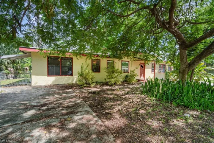 2729 Broadway, Fort Myers - front