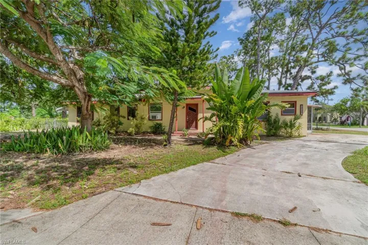 2729 Broadway, Fort Myers - front