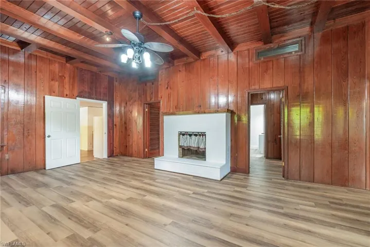 Living room with Fireplace