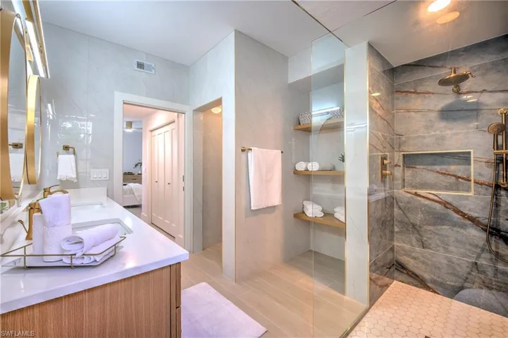7846 Gardner Dr 102, Naples, Florida 34109