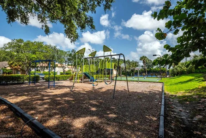 7846 Gardner Dr 102, Naples, Florida 34109