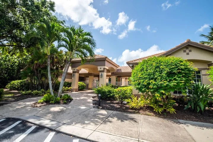 7846 Gardner Dr 102, Naples, Florida 34109