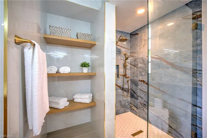 7846 Gardner Dr 102, Naples, Florida 34109