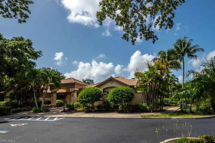 7846 Gardner Dr 102, Naples, Florida 34109