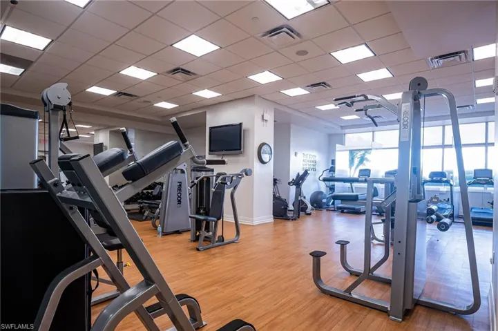 Gym featuring a drop ceiling