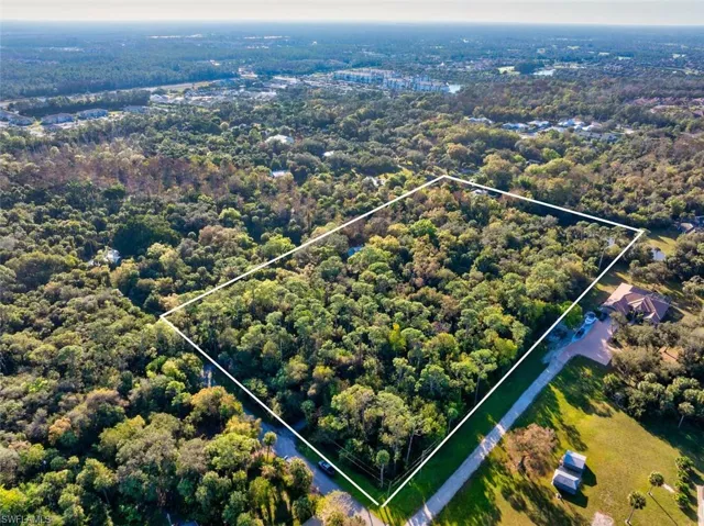 6235  Everett  ST, Naples, FL 34112