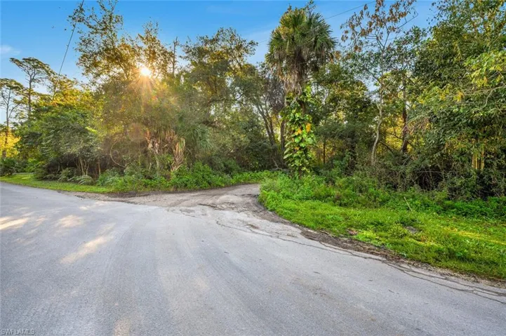 6235  Everett  ST, Naples, FL 34112