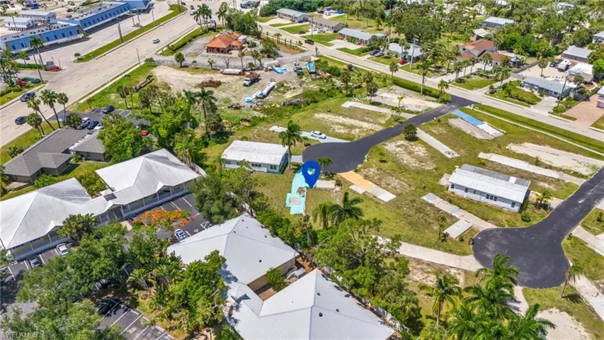 120  Ash  LN, Fort Myers, FL 33908