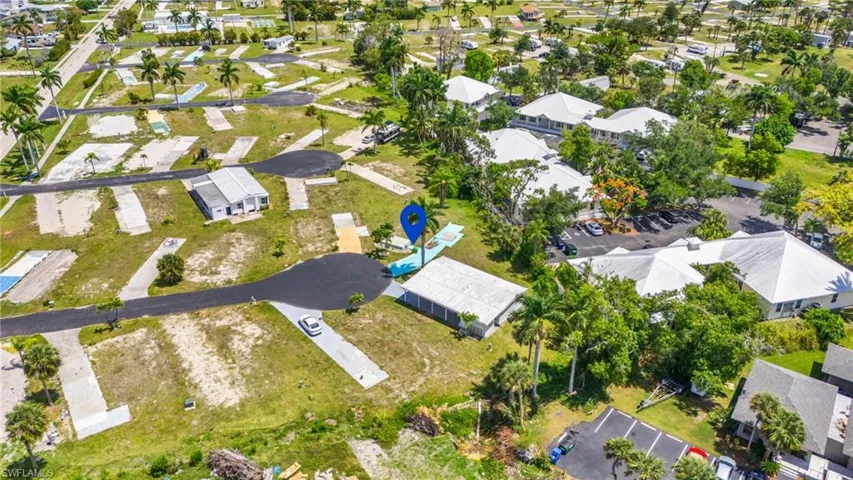 120  Ash  LN, Fort Myers, FL 33908