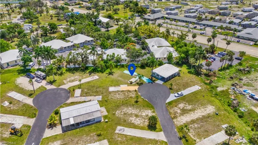 120  Ash  LN, Fort Myers, FL 33908