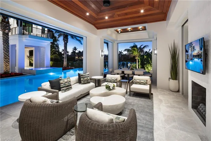 616 Bougainvillea Rd, Naples, Florida 34102