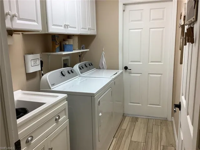 Laundry room with sink