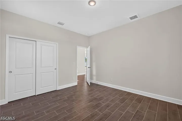 925 Sw 6th Ct, Cape Coral, Florida 33991