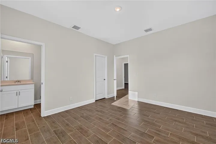 925 Sw 6th Ct, Cape Coral, Florida 33991