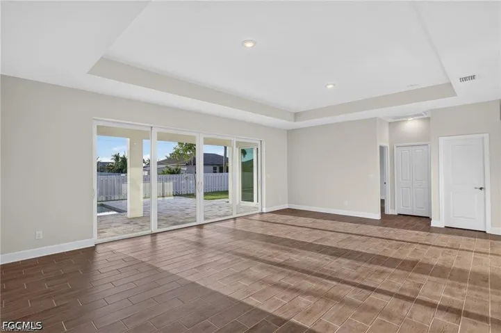 925 Sw 6th Ct, Cape Coral, Florida 33991