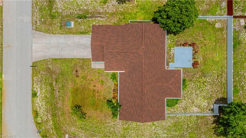 Aerial view of property and surrounding area