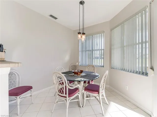 Kitchen nook that overlooks the view