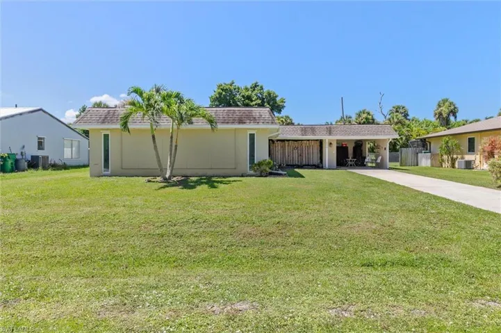 18579 Robinson Ave, Port Charlotte, Florida 33948