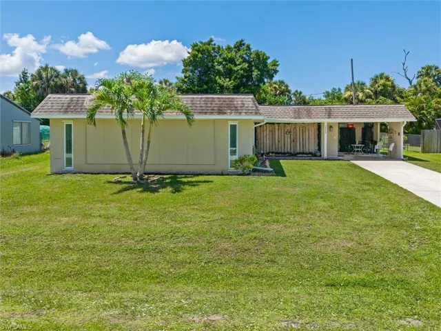 18579 Robinson Ave, Port Charlotte, Florida 33948