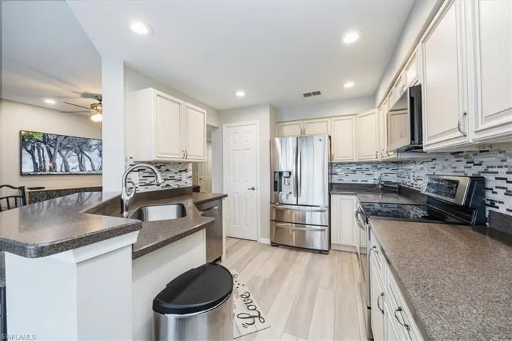 7701  Gardner  DR, Naples, FL 34109