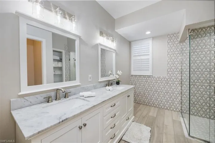 7701  Gardner  DR, Naples, FL 34109