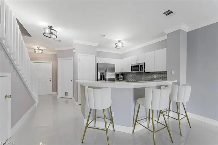 1302 Weeping Willow Ct, Cape Coral, Florida 33909