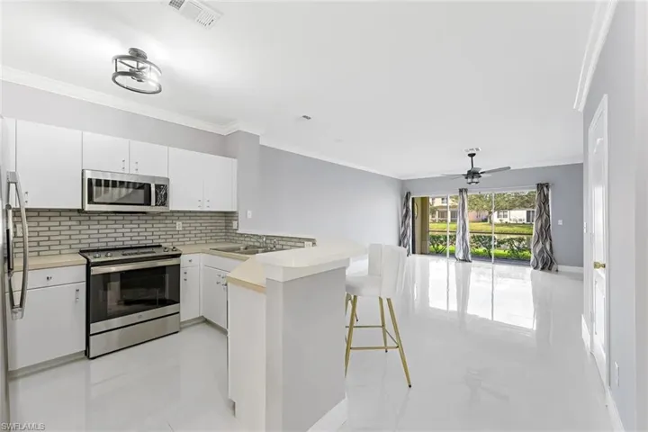 1302 Weeping Willow Ct, Cape Coral, Florida 33909