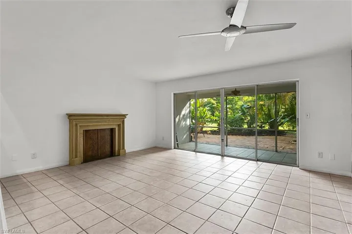 1201  Solana  RD, Naples, FL 34103